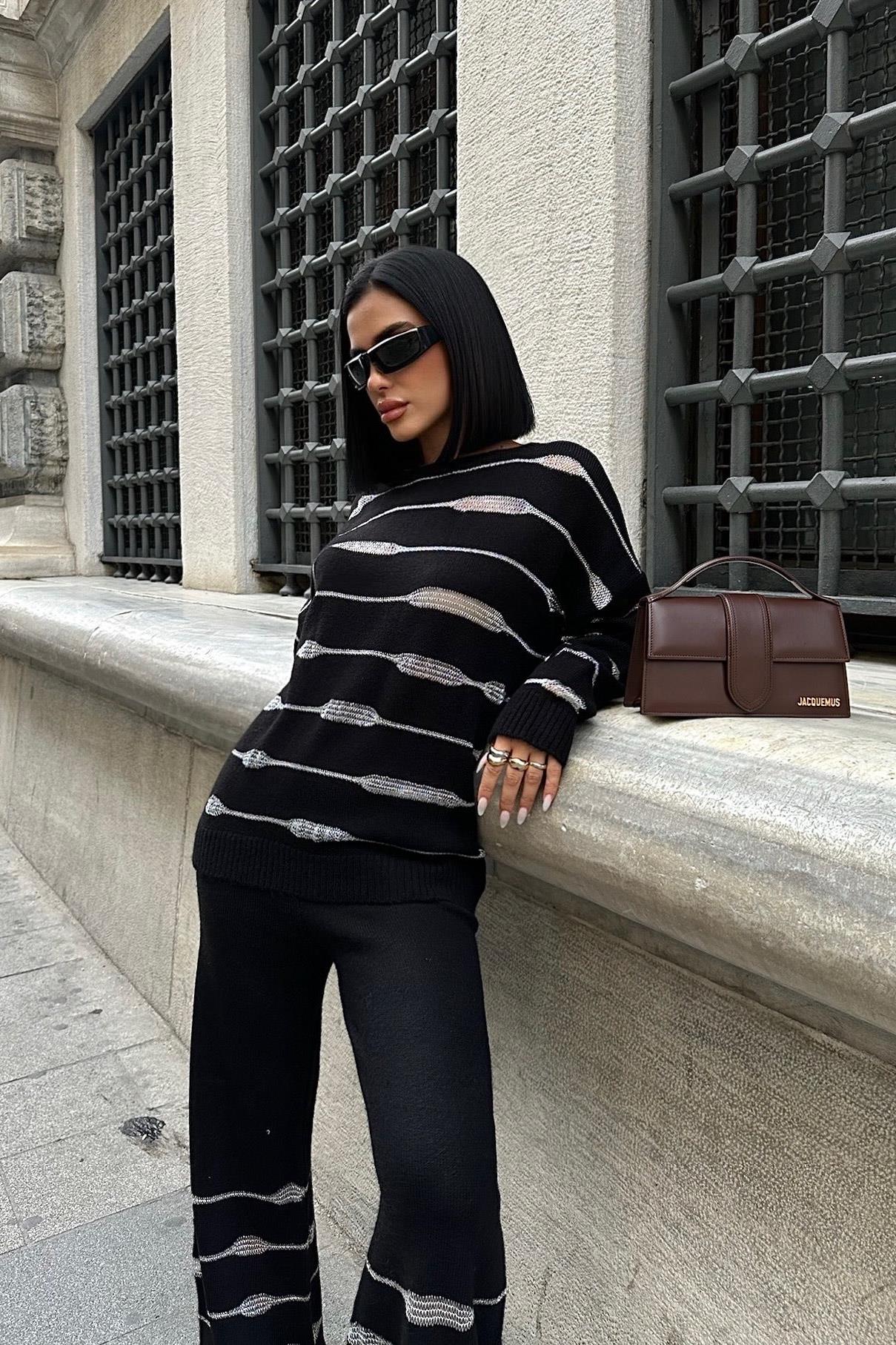 Ellery Simli Triko Takım – Parlak Detaylı İki Parça Kazak ve Pantolon Takım – Kahverengi