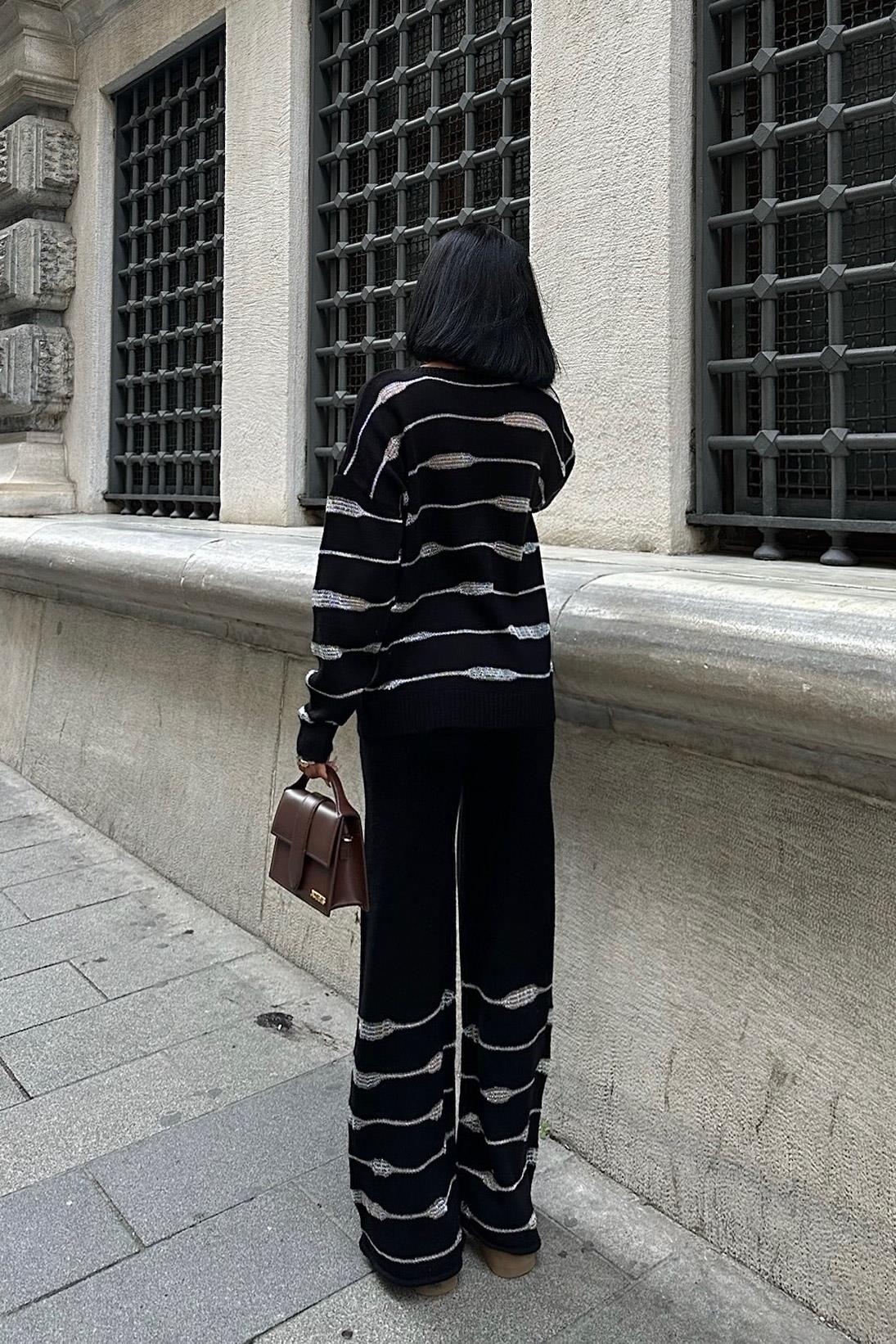 Ellery Simli Triko Takım – Parlak Detaylı İki Parça Kazak ve Pantolon Takım – Kahverengi