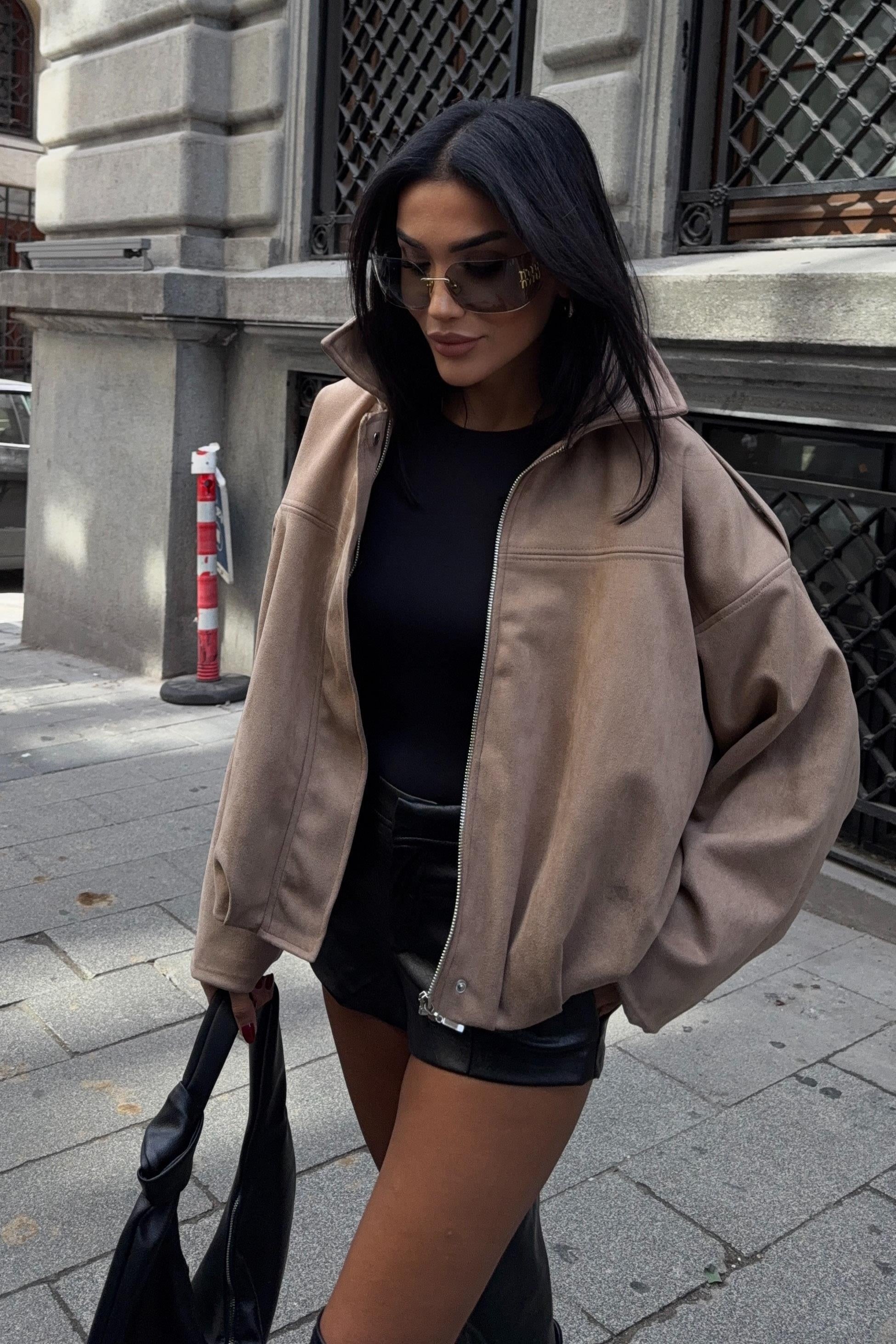 Premium Süet Bomber Ceket – Kadınlar İçin Büyük Boy Kısa Ceket – Bej