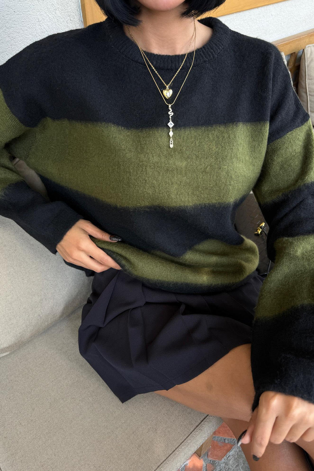 Çizgili Yumoş Triko Kazak – Günlük Şıklığın En Rahat Hali 🖤🤍 – Yeşil